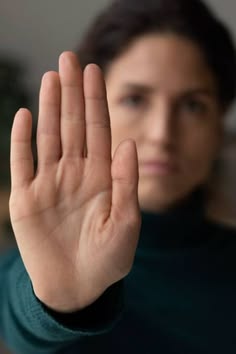 ٣ تجارب واقعية لنساء تعرضن للخيانة الزوجية لنفس السبب الشائع
